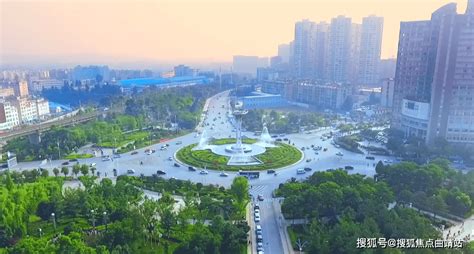 曲靖凭啥能发展成云南的副中心城市？_建设