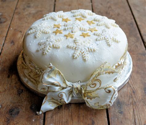 How To Decorate A Christmas Cake With Fondant Icing at Ronda Rothermel blog