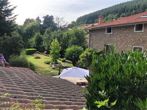 UN JARDIN SECRET (Yzeron) - B&B Reviews, Photos, Rate Comparison ...