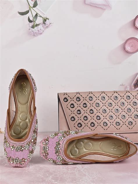 Women Pink Embellished Mojaris – ShoeTree