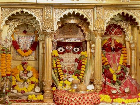 Pavagadh Temple Navratri Celebration, Harish Dudhat Rajal Barot Flag ...