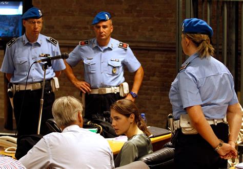 In 'The Twisted Tale of Amanda Knox,' Amanda Knox and Grace Van Patten ...