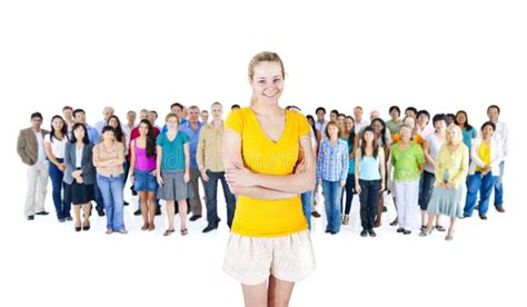 Group of People Standing in Perfect Composition 的图像结果