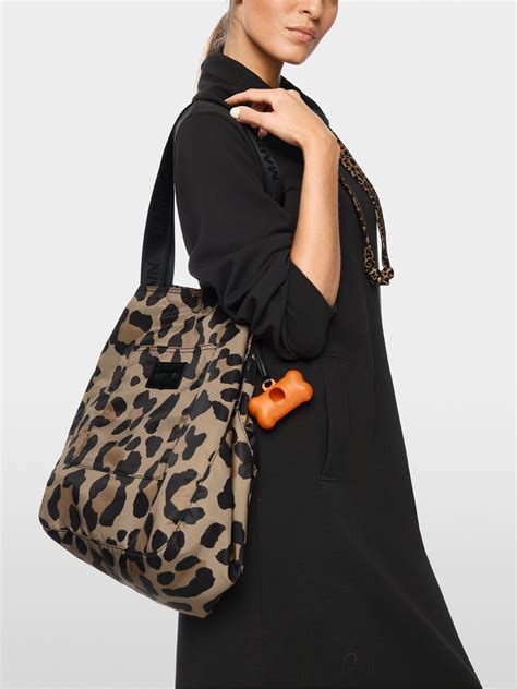 Reversible shopper bag with print | marc-cain.com/en