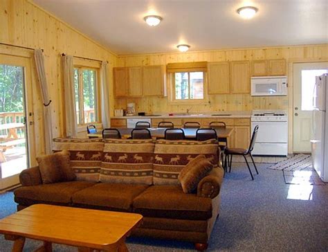 TOWERING PINES RESORT (Pequot Lakes) - Cottage Reviews & Photos ...