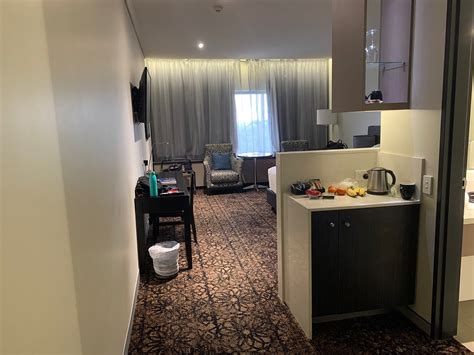 CALAMVALE HOTEL SUITES & CONFERENCE CENTRE (Brisbane) - Hotel Reviews ...