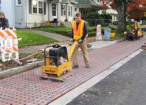 Packing Pavers without Compactor 的图像结果