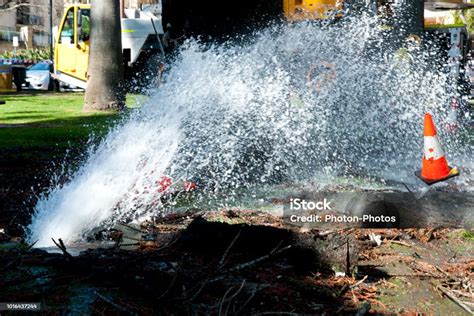 Exploding Pipe 的图像结果