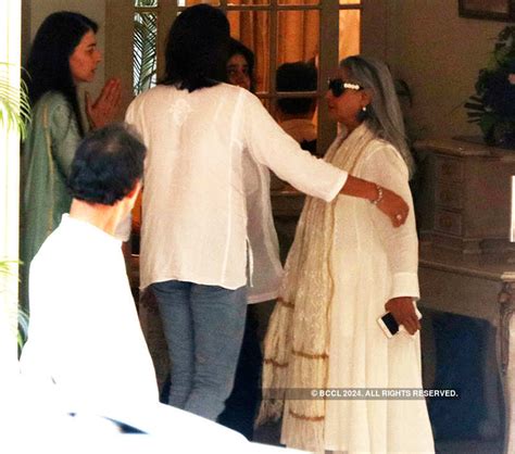 Kareena & Anil Kapoor get trolled for their smiling pictures at Krishna ...