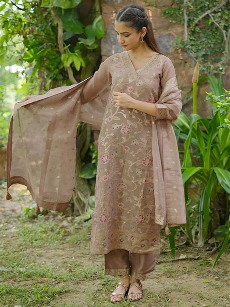 Buy Chanderi Silk Suits for Women Online in India | Libas