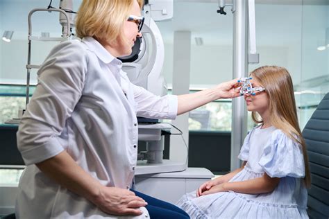 Laser Eye Surgery for Astigmatism - Can LASIK Fix It?