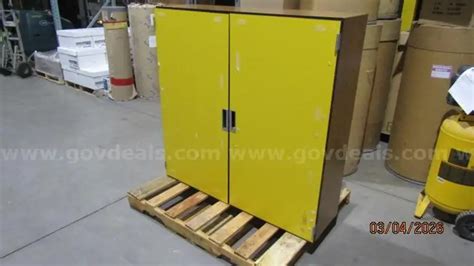 2 door cabinet | GovDeals
