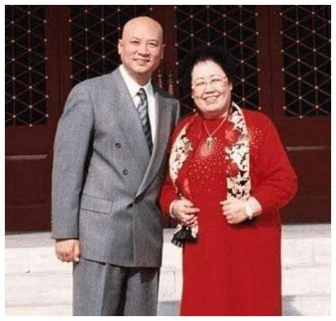 陈丽华老师年轻时的照片，她的第一任丈夫是谁_9万个为什么