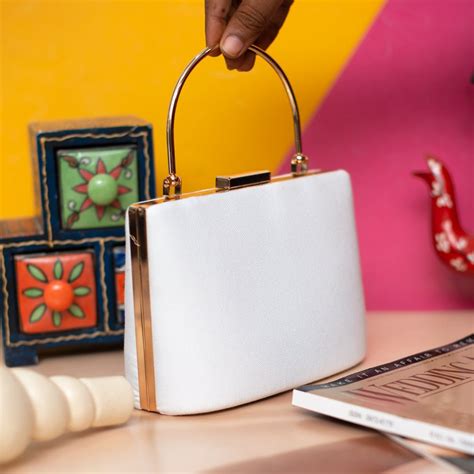 Artklim DIY Clutch With Handle