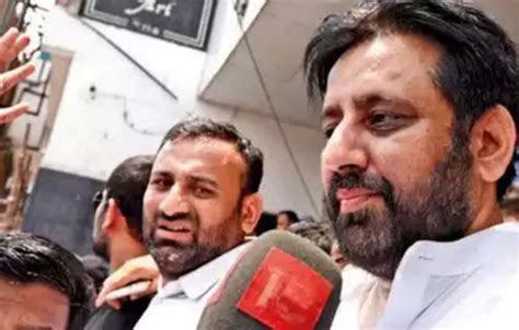 Delhi court grants bail to AAP MLA Amanatullah Khan, Legal News, ET ...