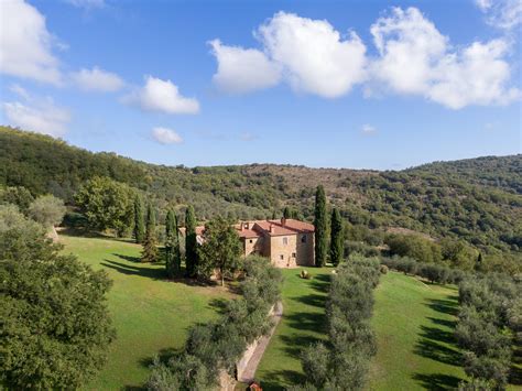 193-Acre Tuscan Country Estate For Under €2,000,000 — Francis York