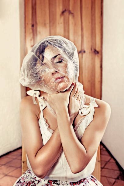 Self-Strangulation Risks 的图像结果