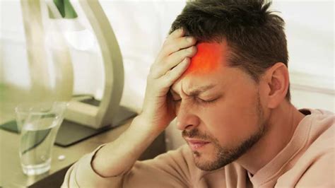 ब्रेन हेमरेज के चेतावनी संकेत क्या हैं | Warning Signs Of Brain ...