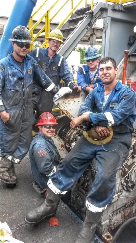 Pin by Samuel Po on Pig Object | Oil rig jobs, Oil platform, Coverall men