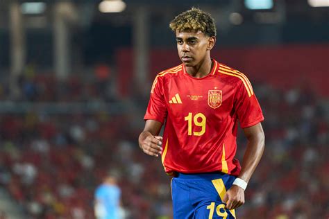 What makes Lamine Yamal such a special footballer? - The Athletic