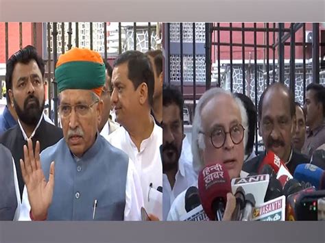 Congress, BJP flock to ECI; accuses each other of breaching Model Code ...