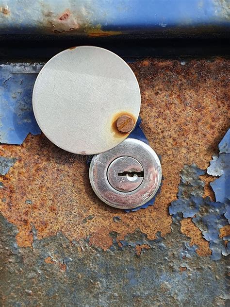 Mailbox Lock Stuck 的图像结果