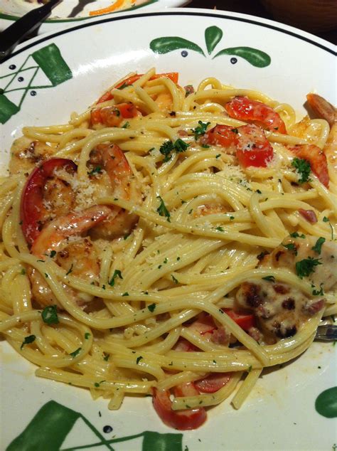 Olive Garden's Chicken and Shrimp Carbonara. It's pasta in creamy sauce ...