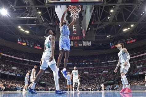 NBA. Cleveland enchaîne une 15e victoire, LaMelo Ball épinglé pour ...