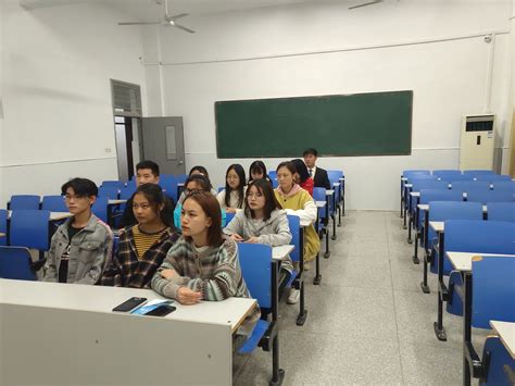 管理学院：团总支举办职业生涯规划——面试技巧讲座活动-滁州职业技术学院