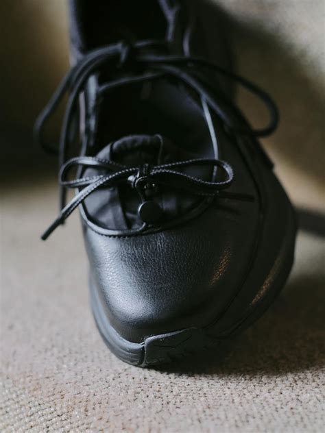 瑪莉珍＋厚底跑鞋 跨界顛覆｜HOKA Bondi Mary Jane 新鞋型發售情報公開 - KEEDAN.COM