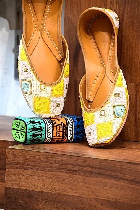 Buy Punjabi Jutti For Ladies | Juttis for Women Online- Jutties Maker