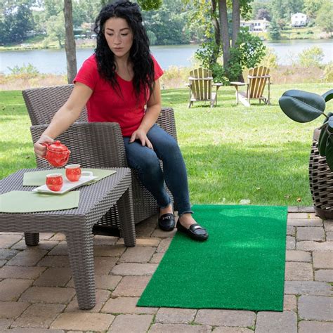 Ottomanson Artificial Grass 2 x 5 (ft) Loomed Artificial grass Green ...