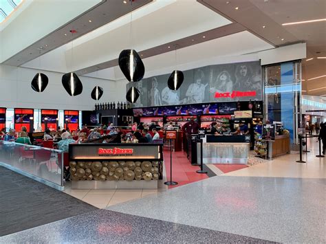 Rock & Brews LAX Review: Priority Pass Restaurant in 2025
