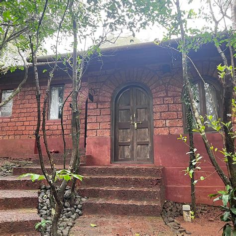 WHISTLING WOODS AMBOLI (Sawantwadi, Maharashtra) - Guesthouse Reviews ...