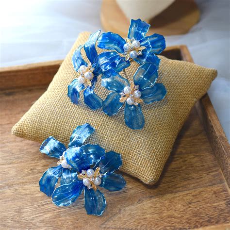 Azure Hair Accessory – The Vintage Snob