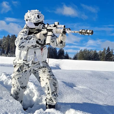 Finnish soldier in full winter gear : r/europe