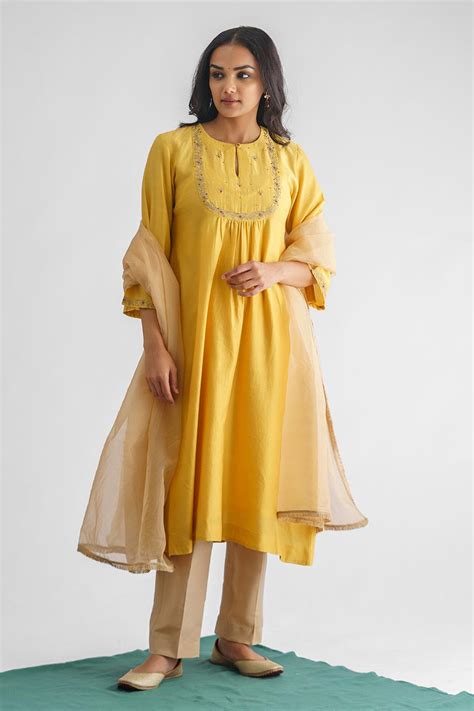 Shop Yellow Gold Floral Embroidered Kurta Set (Set of 3) by MUSHIO at ...