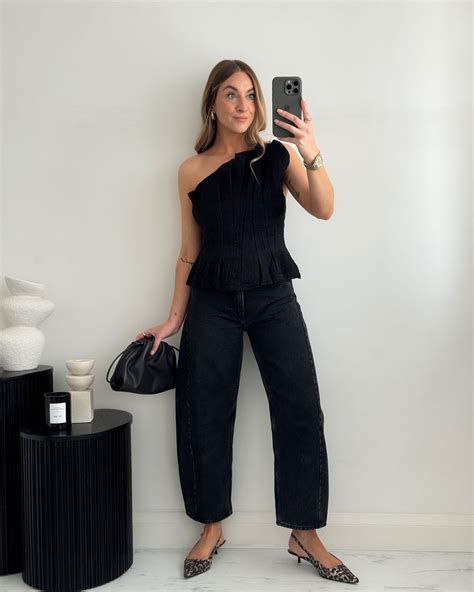 What Are Barrel Leg Jeans AND How To Wear Them?