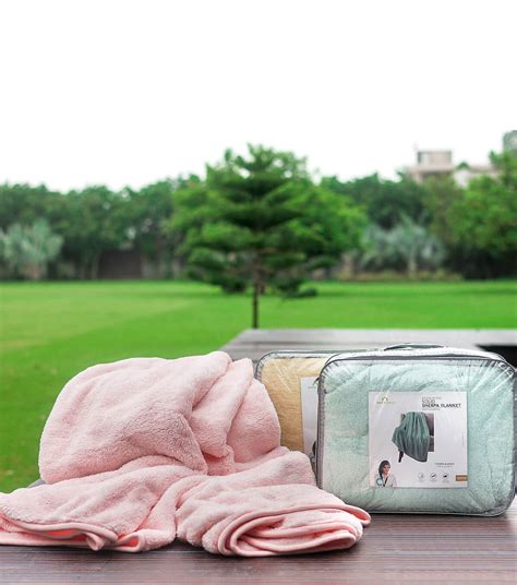 Sherpa Throws Manufacturers - Sherpa Fabrics & Sherpa Throws ...