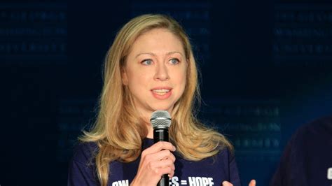 Chelsea Clinton baby watch upstages celebrities at Clinton nonprofit ...