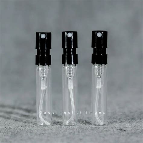 Glass spray bottle - 3 ML GLASS SPRAY BOTTLE Trader - Wholesaler ...