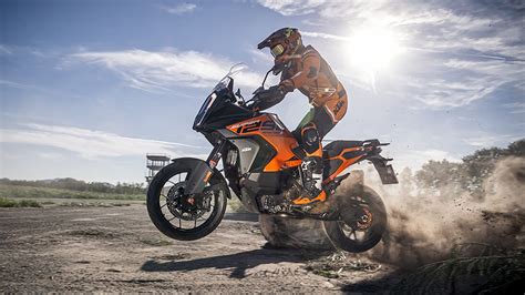 Adventure Touring Motorcycles 的图像结果