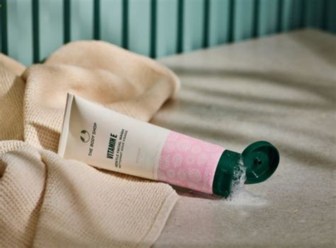 Best Face Wash for men - Buy Facial Cleanser Online in India