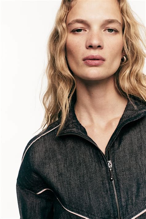 Denim Jackets for Women | Oversized, Cropped & More | H&M IN