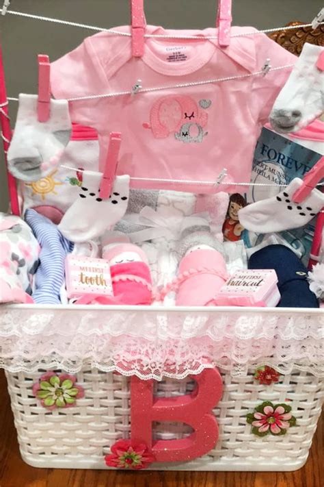 Simple Affordable Baby Gift Baskets To Make (27 creative unique DIY ...
