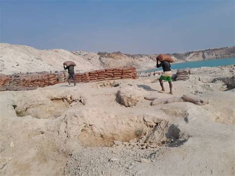 Small-Scale Mining 的图像结果