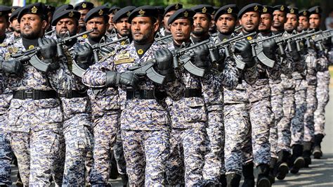72 साल की Sri Lanka Army, 30 साल तक LTTE से लड़ती रही...अब ये हैं हालात ...