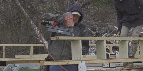 ‘I figured it’d be nice to give back’: Students from Iowa rebuild EKY ...