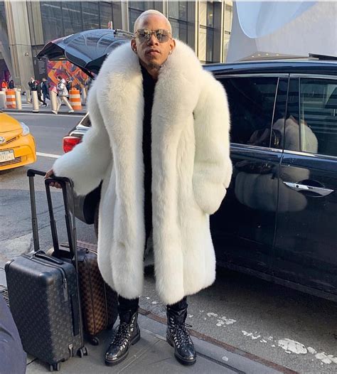 Male White Fur Coat - Tradingbasis