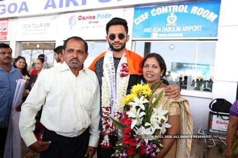 Mr India winners heartfelt moment with their parents